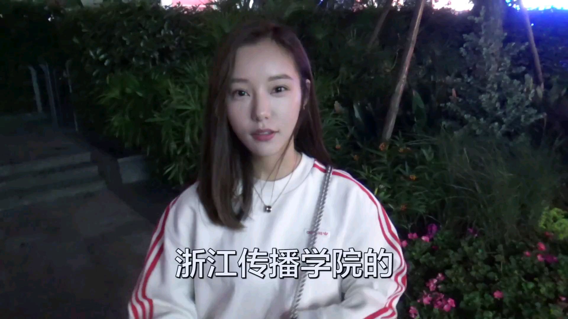 一起健身一起做善良的事,可爱的自由业小美女